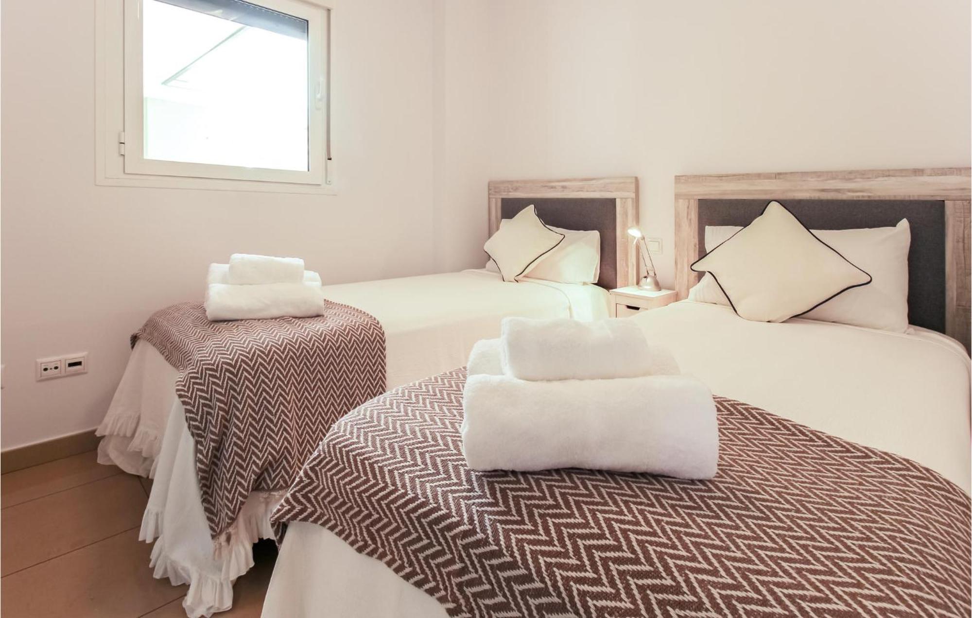 פלאיה פלמנקה Awesome Apartment In Orihuela With Kitchen מראה חיצוני תמונה