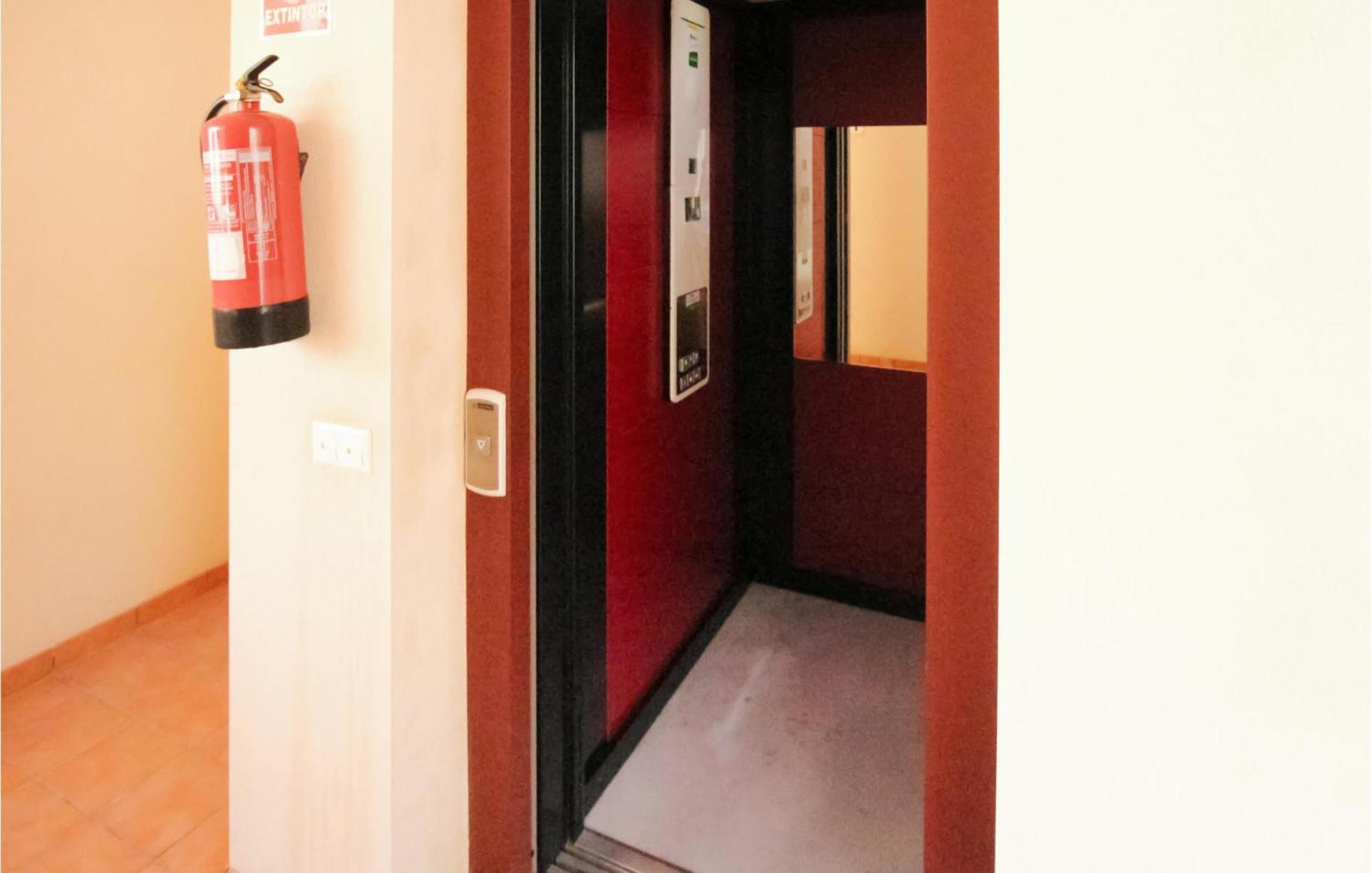 פלאיה פלמנקה Awesome Apartment In Orihuela With Kitchen מראה חיצוני תמונה